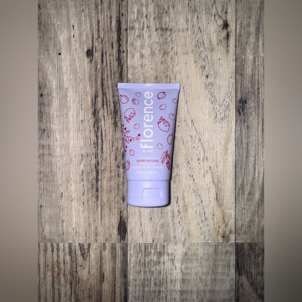 Florence by Mills Berry in Love Cleanser